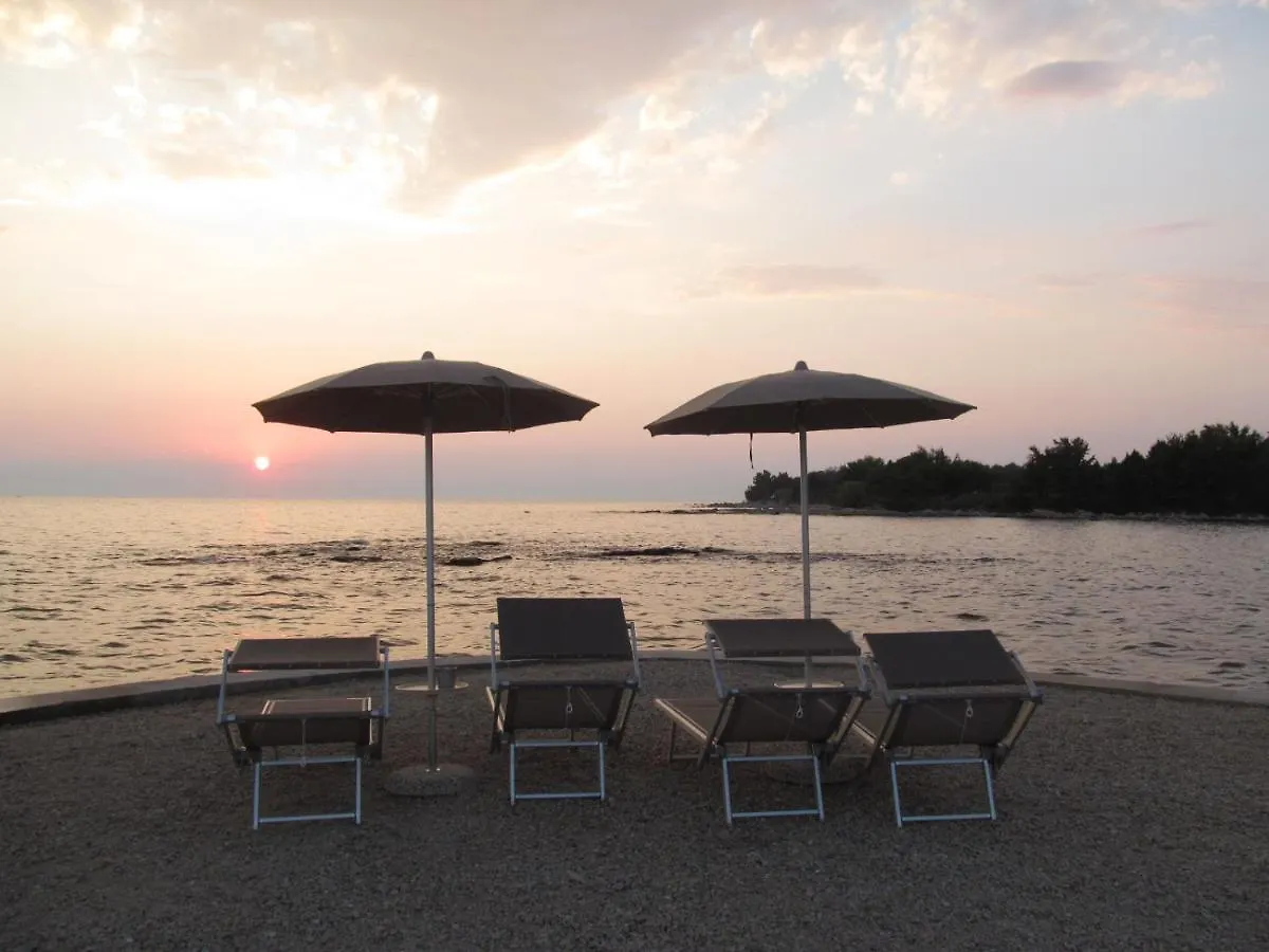 Apartments Zvezdica*** With Garden Zambratija  Croatia