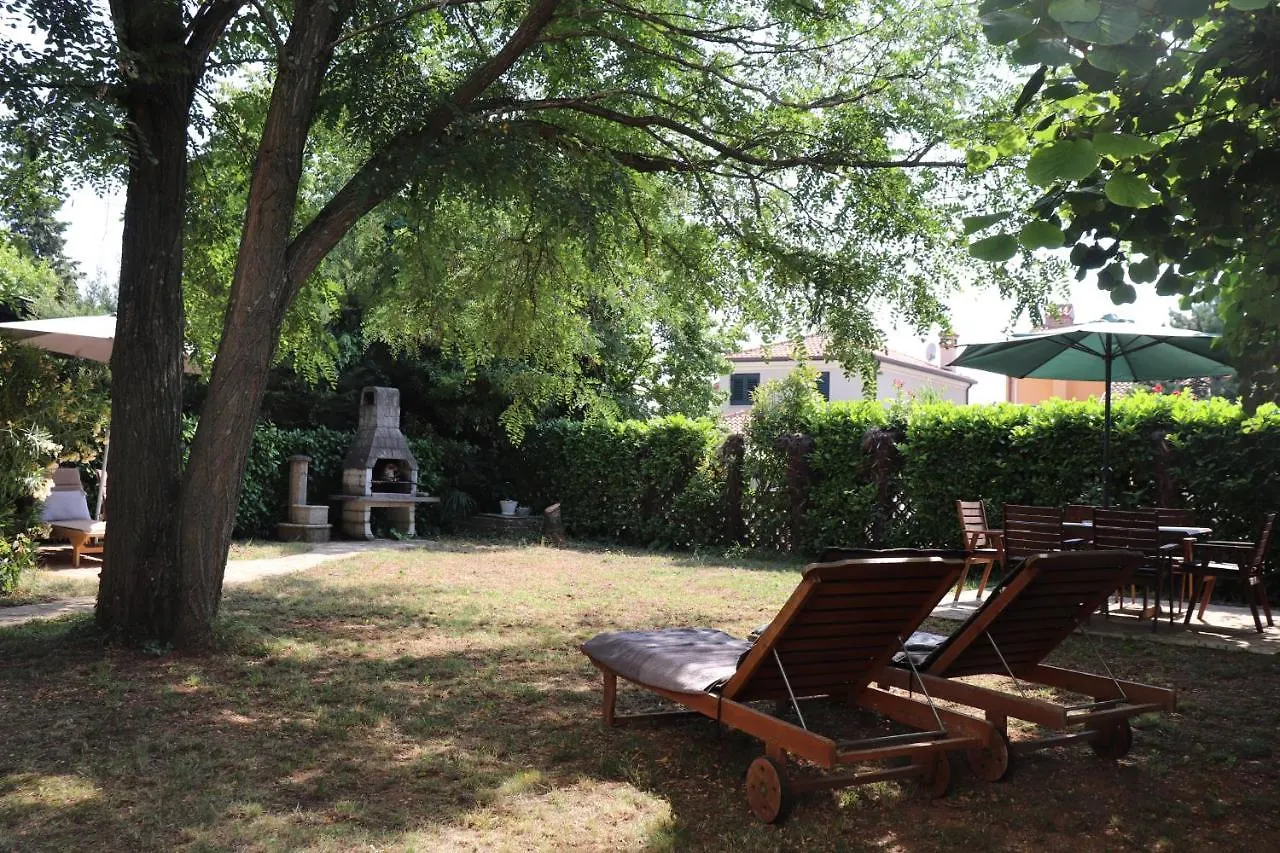 Apartments Zvezdica*** With Garden Zambratija  Croatia